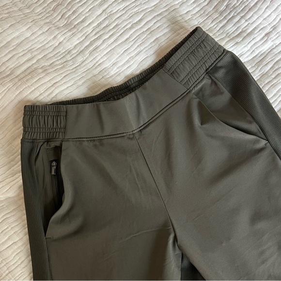Athleta Brooklyn jogger in Mountain Olive - Picture 12 of 14